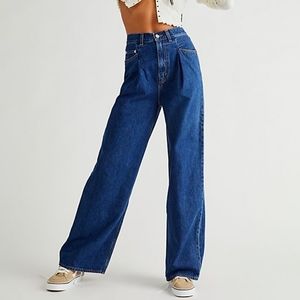 Levi's Tailored High Loose Jeans